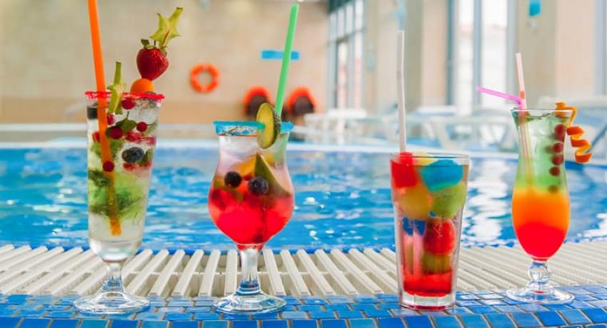 Пул Бар отеля Bridge Resort в Сочи